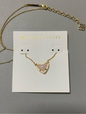 Kendra Scott Gold Necklace with Pink Heart Pendant🌈